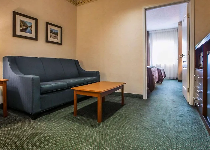 Express By Ihg Hotel 4*