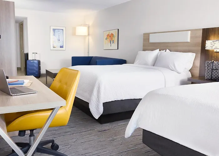 Express By Ihg Hotel 4*
