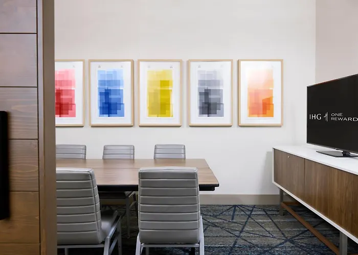 Express By Ihg 4*