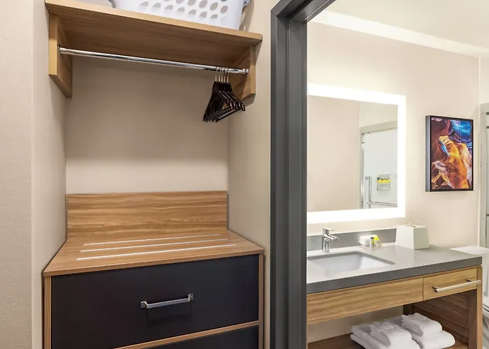 Express By Ihg Hotel