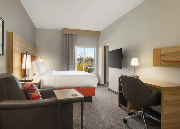 Express By Ihg Hotel